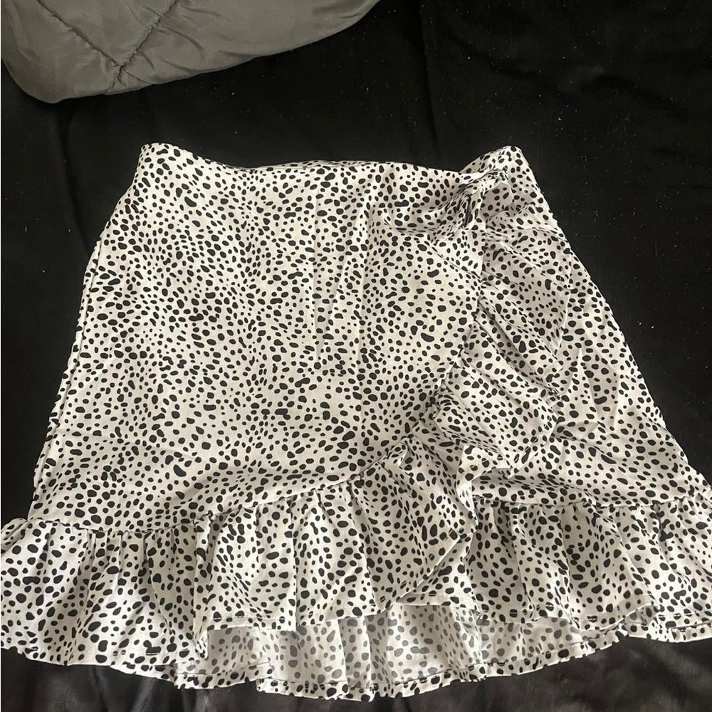 Amazon Asymmetrical Black and White Skirt